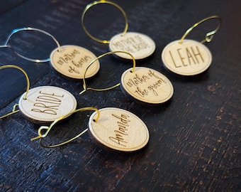 Gepersonaliseerde houten wijnbedels | Wijnkaartjes bruidsfeest | Bruid, bruidsmeisje, bruidsmeisje, moeder van de bruid | Cadeau bruidsfeest