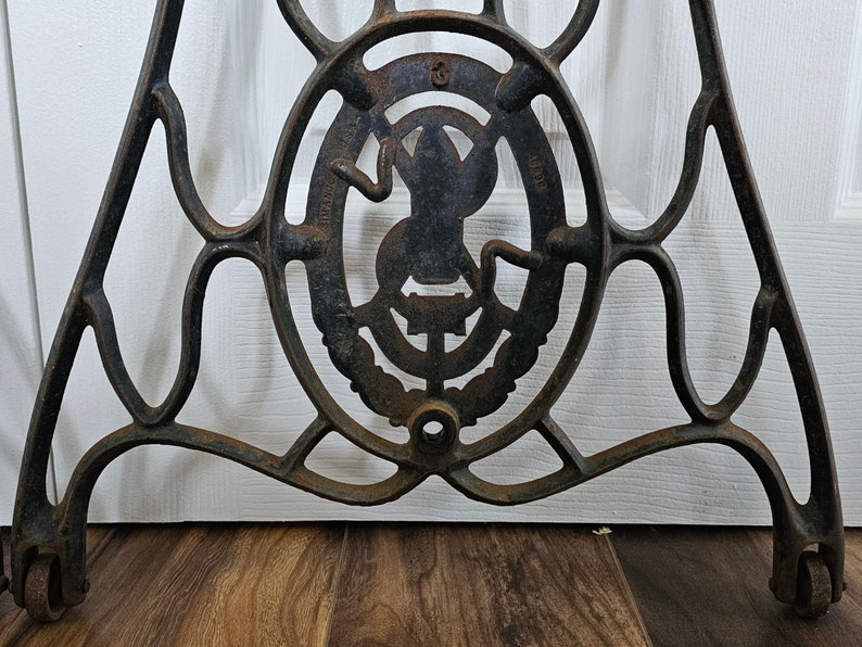 Antique Cast Metal Treadle Sewing Machine Legs Rusty Black Etsy