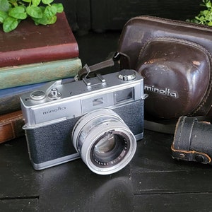 Vintage Minolta Hi Matic 7 Film Camera with Case | Minolta Hi-Matic Camera | *Untested and sold as Display Piece*