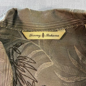 Tommy Bahama 100% Silk Hawaiian Camp Shirt Mens Large Brown Palm Leaf image 2