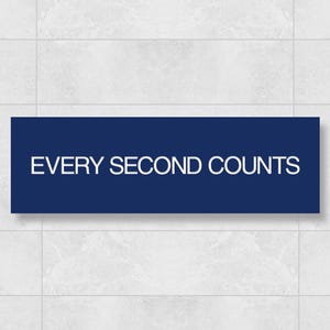 Elke seconde telt Bord van 16 x 5 inch | Inclusief verrassingscadeau | Gegraveerd acryl | Geen tarieven