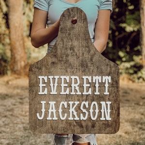Personalized Cow Tag Name Sign: Rustic Farmhouse Nursery Decor