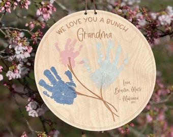 MOM, Mother’s Day Gift,Gift for Grandma, Sign, DIY Hand print Sign, Gifts for dad, Child's Hand print, Flower Handprint, Grandmas Garden