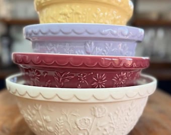 Pack of 4 Mason jar mixing bowls.