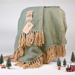 Alpaca Blanket Green 200 x 140 cm – Wool Blanket & Cuddly Blanket for the Sofa | Alpaca Blanket from Peru