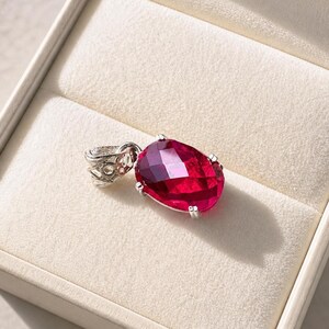 Natürlicher roter Rubin Ovalschliff 29.10 Ct Anhänger 925er Sterlingsilber GIE-zertifizierter loser Edelstein