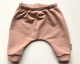 Babybroekje roze (broekje, legging, harem naar keuze)