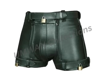 Pantaloncini in vera pelle con chiusura a lucchetto, neri, realizzati a mano, con cinturino regolabile.