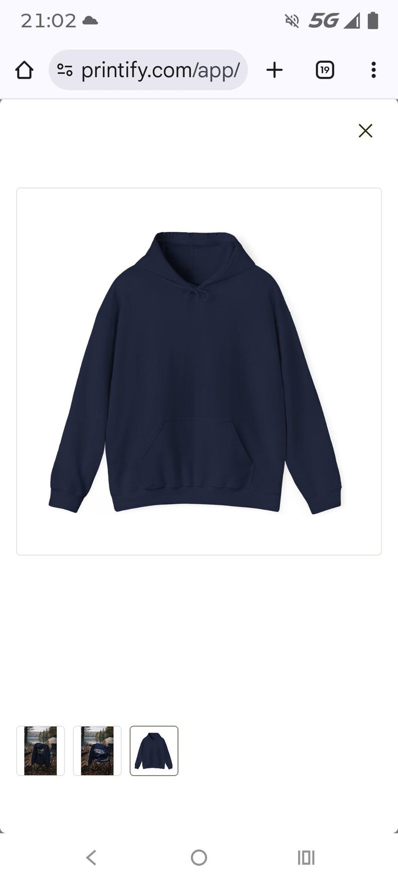 Pu&ograve; includere: Felpa con cappuccio blu navy con tasca frontale e cappuccio senza coulisse. La felpa &egrave; in tinta unita e ha maniche lunghe. Questo top casual &egrave; adatto all'uso quotidiano.