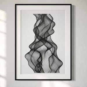 Desenho a tinta das curvas dela em plotter A3 – Arte original com auxílio de máquina