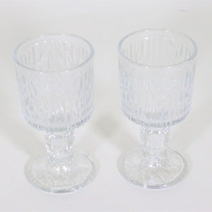 Pair of Ravenhead Siesta Bark Effect Sherry Glasses