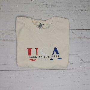 Camiseta bordada "USA Land of the Free" de Comfort Colors, camiseta gráfica patriótica.