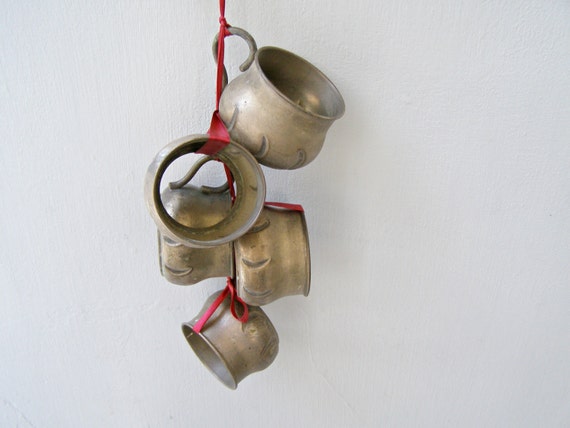 Vintage Metal Rings Mobile Antique Cup Holders Wall Bells Red Ribbon Christmas Tree Bells Rustic Shabby Decor Funky Doorbell Wind Chime