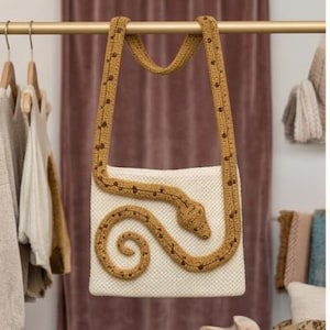 Puede incluir: Un letrero de madera rústica con el texto "Welcome to our home" en letras blancas. El letrero presenta un acabado envejecido y un diseño simple y acogedor, perfecto para la decoración de la entrada.