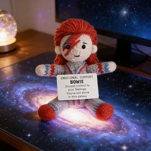 David Bowie Inspiration Handmade Amigurumi | Gehäkelte emotionale Unterstützung Plüschpuppe
