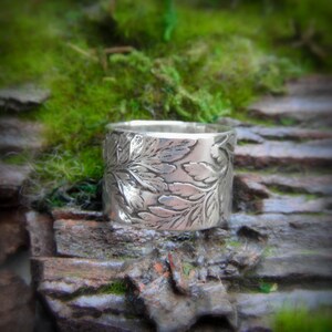 Silver Fern Ring, Rustic Wedding Band, Made With Real Leaves, Artisan Handcrafted with Reclaimed Fine Silver, Woodland image 3