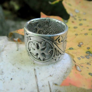 Blattring, Renaissance Ehering, Mittelalterlicher Efeurankenring, mit wiederverwertetem Feinsilber handgefertigt, Silberring, Silvan Arts