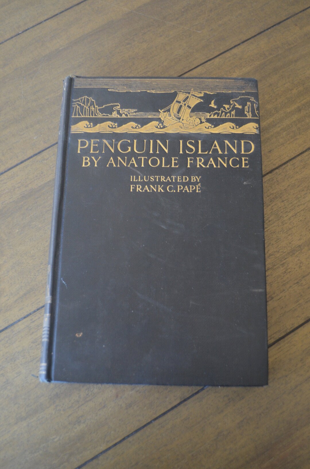 Penguin Island de Anatole France, ilustrado por Frank C. Pape, 1927