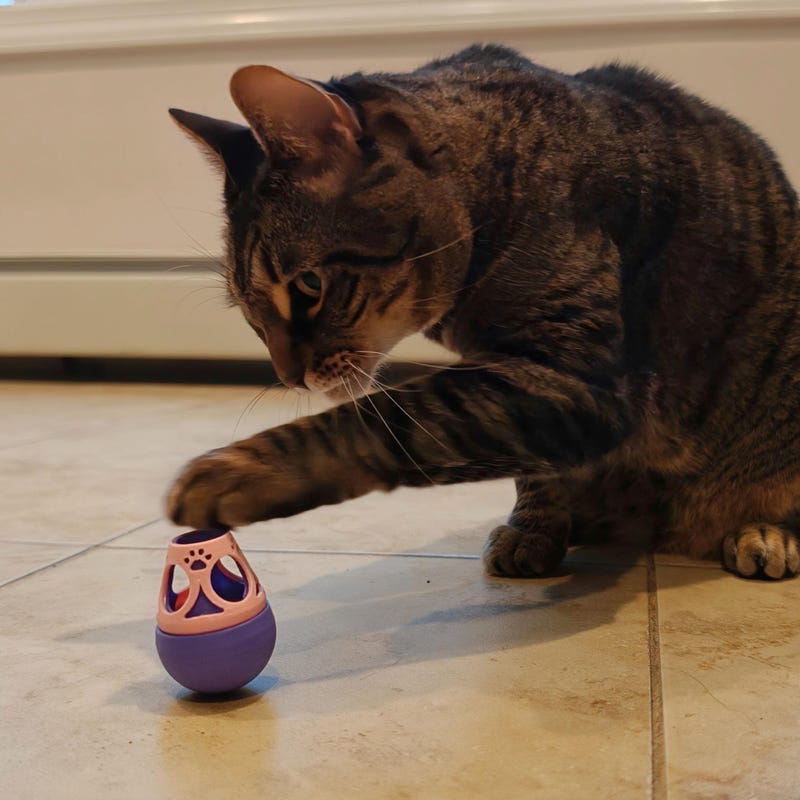 🎁 Personalized Uniquely Designed Wobbly and Adjustable Treat Dispensing Cat Toy with Customizable Color Combination.