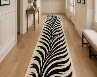 Tapete moderno com estampa de zebra em preto e branco, ideal para corredores, feito à mão.