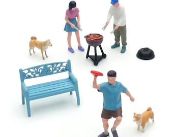 1:64 Scale BBQ Miniatures – Hand Painted Diorama People with Shiba Inu and Corgi