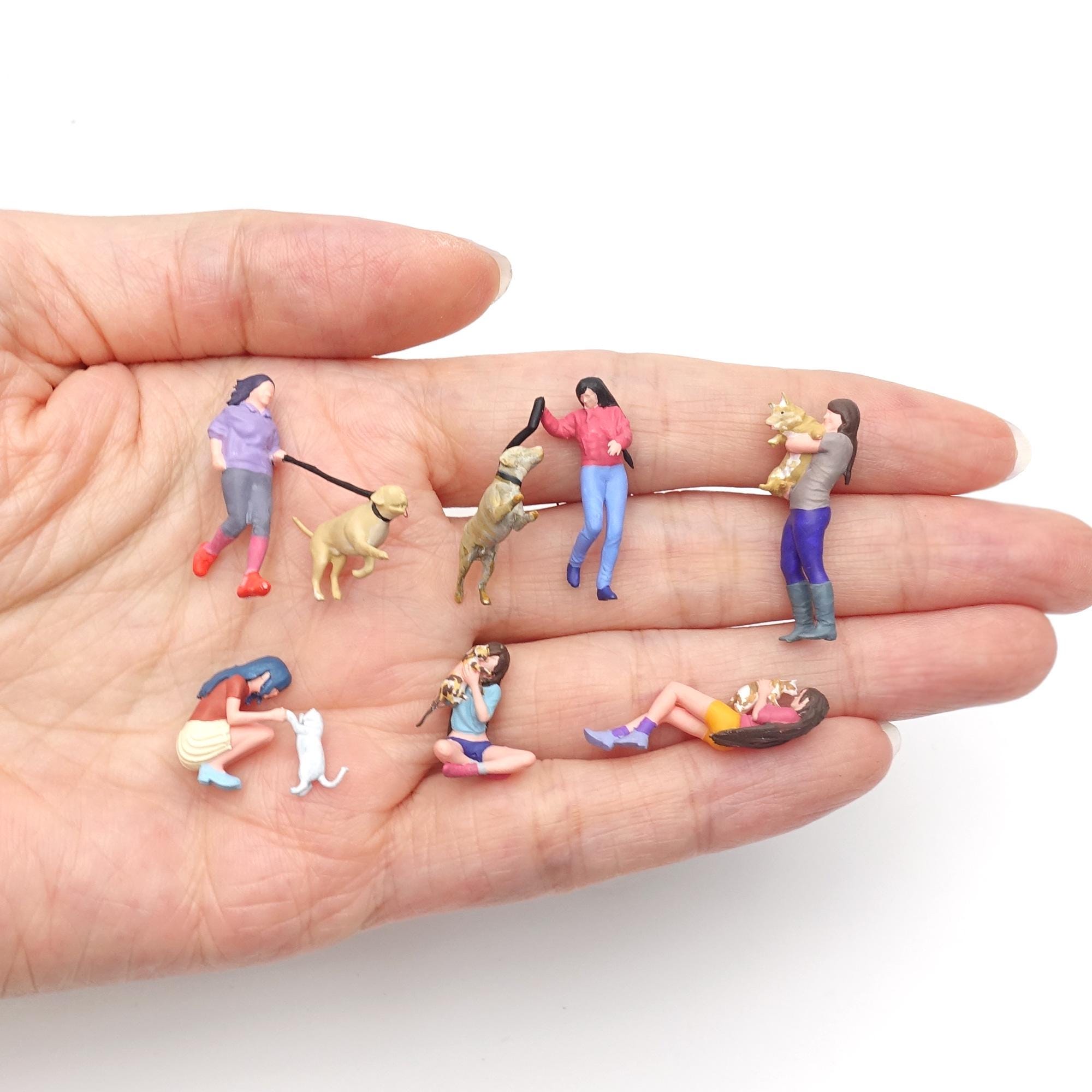 Ensemble de 18 figurines miniatures peintes à l'échelle 1:50 pour dioramas et modélisme ferroviaire