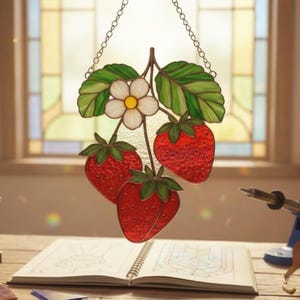 Modello di acchiappasole a forma di fragola in stile Tiffany, fai da te, in PDF, facile da scaricare, adatto ai principianti, decorazione per la cucina.