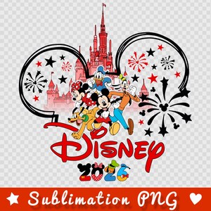 K&ouml;nnte beinhalten: Ein farbenfrohes Disney-Motiv mit Mickey Mouse, Minnie Mouse, Donald Duck, Goofy und Pluto, die vor einem Schloss rennen. Das Wort "Disney" ist rot, darunter steht "2026". Schwarze Mickey Mouse Ohren und Feuerwerk umgeben die Charaktere.