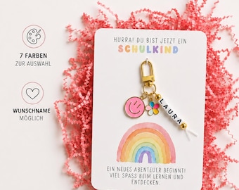 Personalisierbar Geschenk Einschulung  Schulkind / Grußkarte Schlüsselanhänger Smiley mit Blume & Wunschname / Mutmacher / Glücksbringer