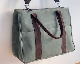 Groen gewaxt canvas luiertas - Unisex luiertas - waterdicht - veganistisch - babyshowercadeau - geboortelijst - kinderwagenriemen - crossbody luier