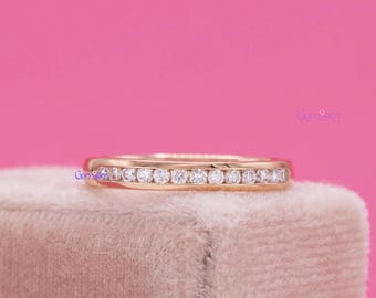 Trouwring met diamanten kanaalset voor dames | Elegante gouden jubileumring | Minimalistische bruidsband | Stapelbare diamanten ring