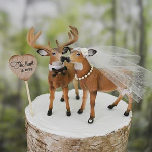 Buck and doe wedding cake topper bride and groom hunting couple antler hunting themed groom's cake camouflage deer wedding Bild 1