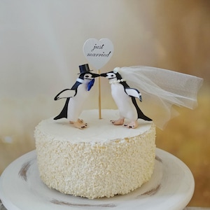 penguin wedding cake topper zoo themed bride groom animal kissing penguin lover Pittsburgh penguins chinstrap penguin mascot college lover