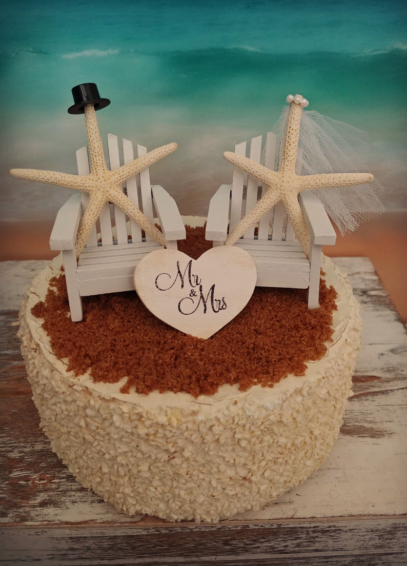 Minimalist Beach Chair Wedding Cake for Living room