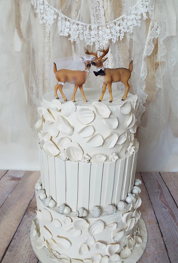 LOVENJOY Hochzeits-Cake-Topper "The Hunt Is Over" – Acryl Mit Hirsch-Design, 15x13,7 Cm, Matt, In Geschenkbox