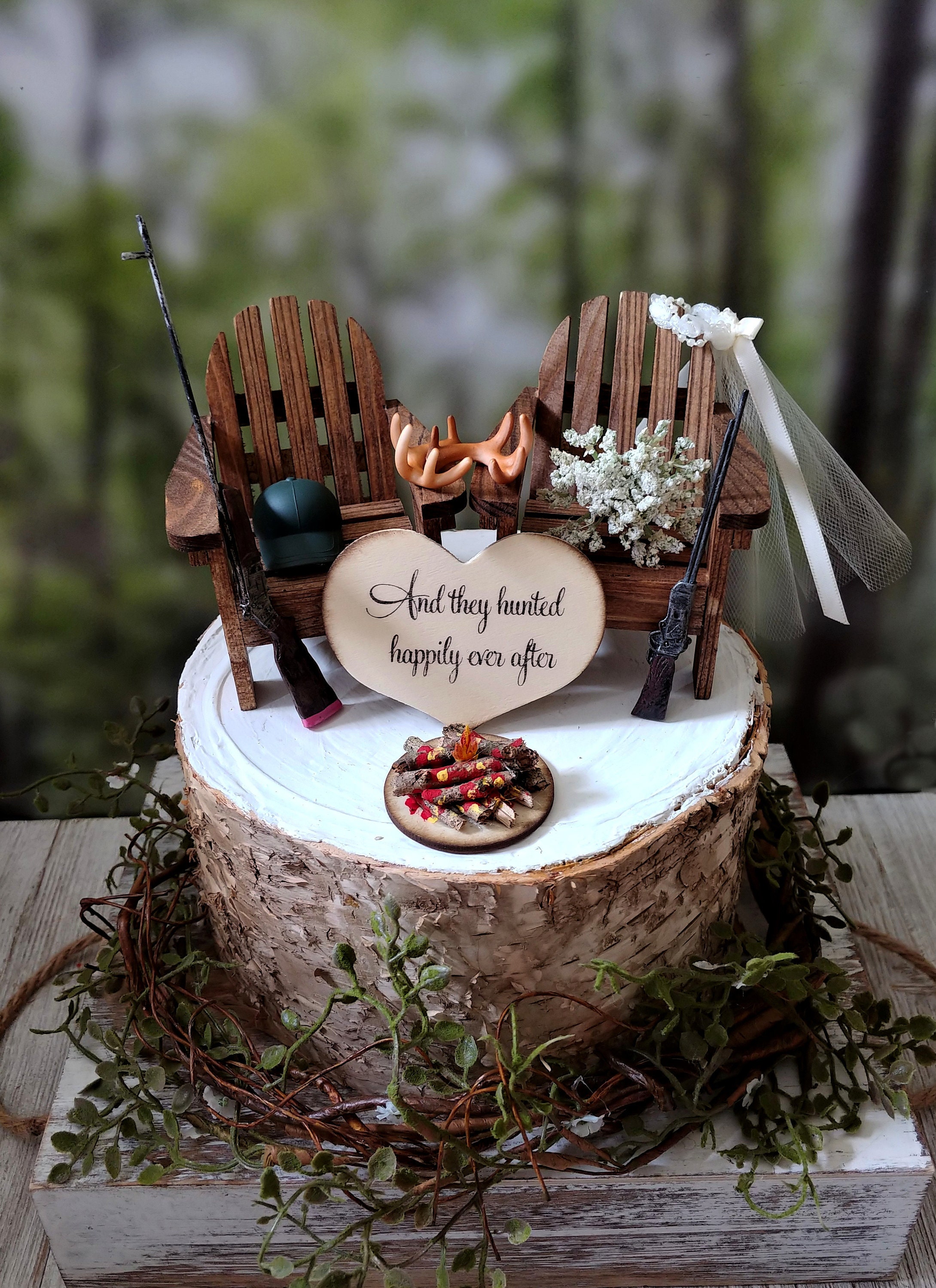 Hunting themed wedding cake topper 2 guns bride groom rifle antlers deer  hunter camo wood chairs deer rack buck doe decorations gun cake