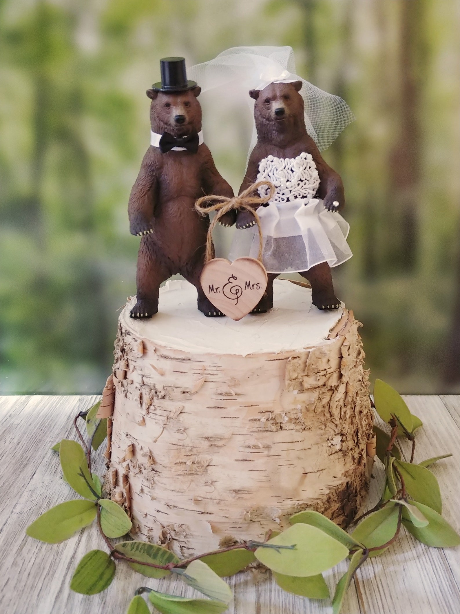 Brown bear wedding cake topper circus zoo themed wedding