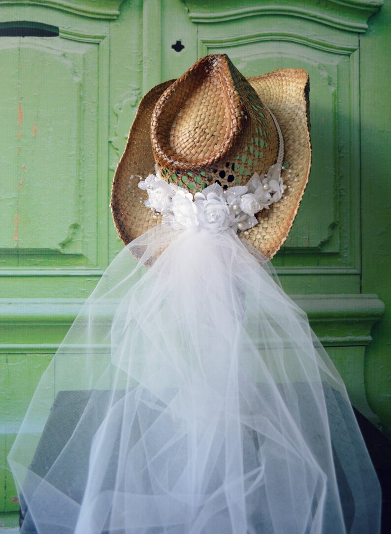 Western-cowgirl-wedding-hat-ivory-white-veil-rustic-bride-coun | Etsy