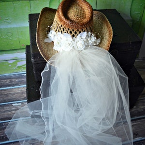 Western-cowgirl-wedding-hat-ivory-white-veil-rustic-bride-coun - Etsy
