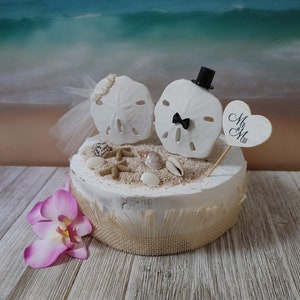 Sand Dollar Beach Themed Wedding Cake Topper Bride and Groom ...