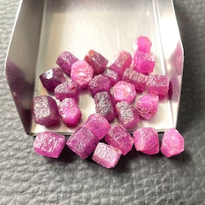 AAA+25 Pcs-Natural Star Ruby Rough Crystal, 6-8 MM Earth-Mined Ruby Gemstone For-Healing-Energy-Protection-House Warming- Jewlry making-Gift
