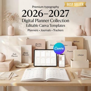 Könnte beinhalten: Eine Sammlung digitaler Planer für 2026-2027, darunter Tages-, Wochen- und Monatsplaner, Journale und Tracker. Das Bild zeigt Notizbücher, ein Tablet und ein Smartphone auf einer Holzoberfläche. Der Text enthält "Digital Planner Collection" und "Editable Canva Templates".
