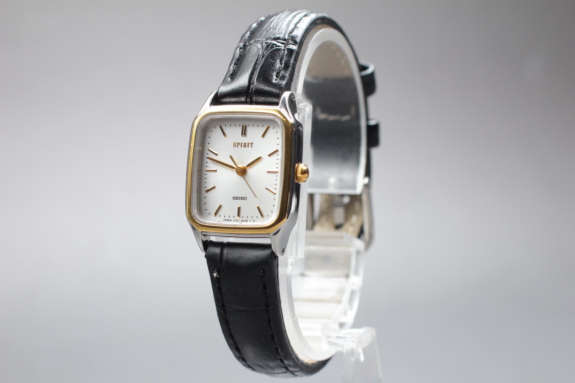 ヴィンテージ SEIKO 1F21-5F50 シェル雲模様文字盤 1995年製 Seiko 1f21 - Etsy