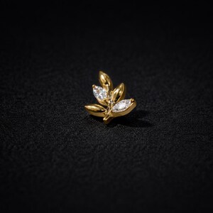 Puces d'oreilles fines branche dorées