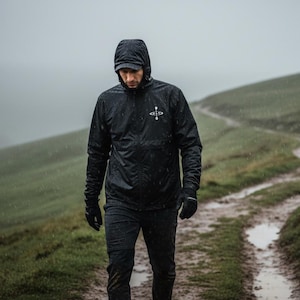 TIMESPACE - Cortavientos unisex negro