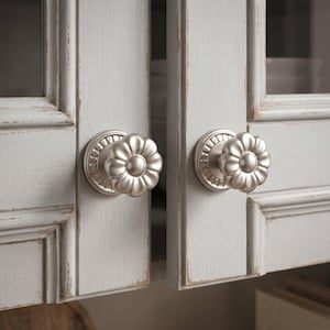 Bloemvormige kastknoppen, bloemvormige ladeknoppen, vintage dressoirknoppen, decoratief keukenbeslag, kastknoppen in cottagecore-stijl