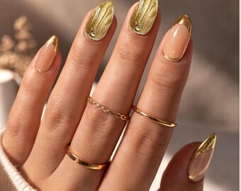 Nude Gold Press On Nails | Uñas Elegantes Reutilizables | Almond Shape | Luxury Handmade Nails. 3D