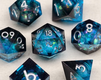 Juego de dados DnD con núcleo líquido Milky Way para juegos de rol, juego completo de dados de Dungeons and Dragons para regalos DnD, juego de dados D&D de resina