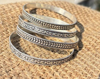 4 Set Silver Bangles Bracelet • Minimalist Stacking Bangles • Handmade  Jewelry .