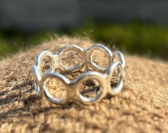 Anillo de banda de plata / Joyería clásica de plata esterlina hecha a mano.